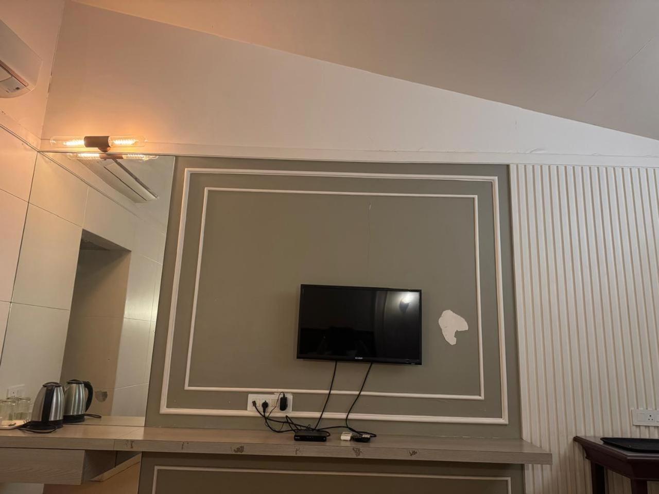 Majestic Inn วาเซ ภายนอก รูปภาพ